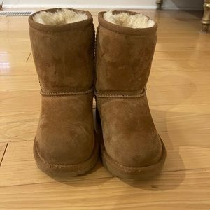 Toddler girl UGG chestnut boots